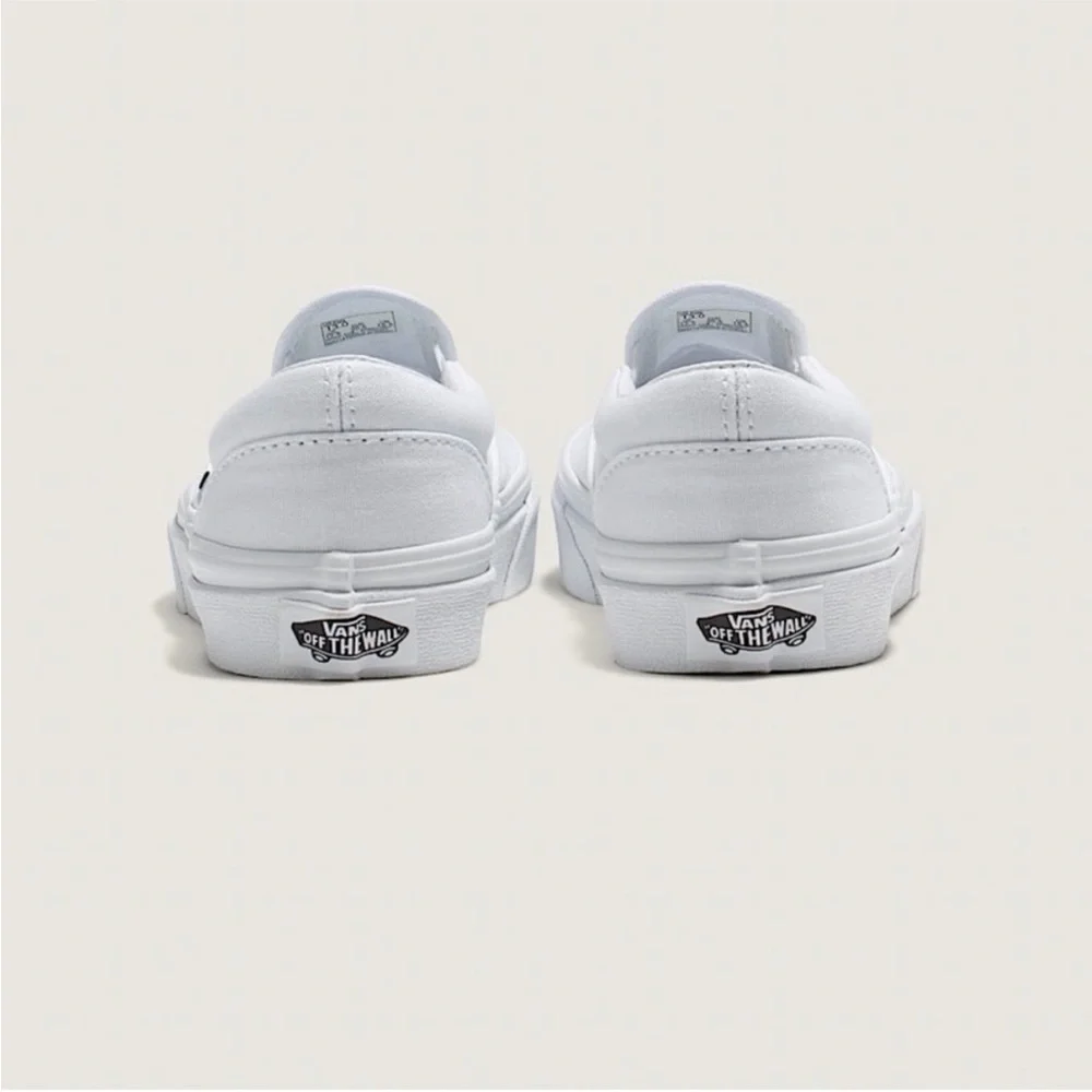 Vans Little Kids’ Iconic White Classic Slip-On Shoe—K2